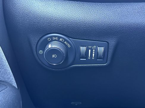 Used 2022 Jeep Compass Latitude image 13