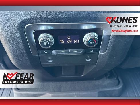 Used 2024 GMC Yukon SLT image 29