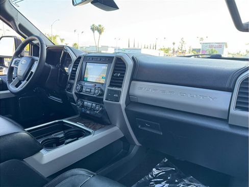 Used 2019 Ford F250 Lariat w/ Lariat Ultimate Package image 28