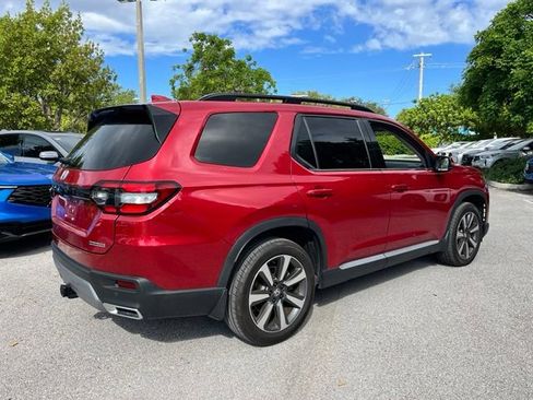 Used 2025 Honda Pilot Touring image 6