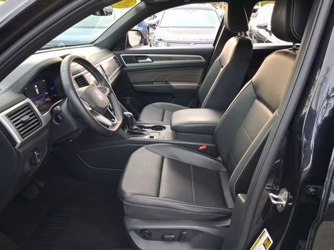 Certified 2022 Volkswagen Atlas Cross Sport SE image 14