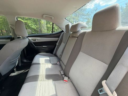 Used 2018 Toyota Corolla LE FWD image 17