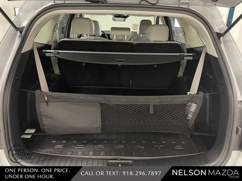 Used 2025 Kia Sorento S w/ Panoramic Sunroof Package image 37