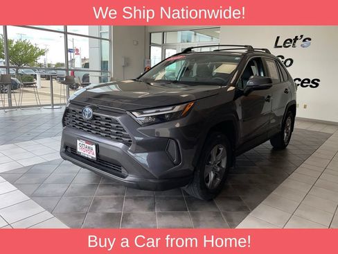 Used 2022 Toyota RAV4 XLE w/ Convenience Package AWD/4WD image 2