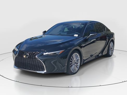 Used 2025 Lexus IS 300 w/ Premium Package RWD image 5