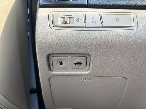 Used 2013 Hyundai Sonata Limited image 25