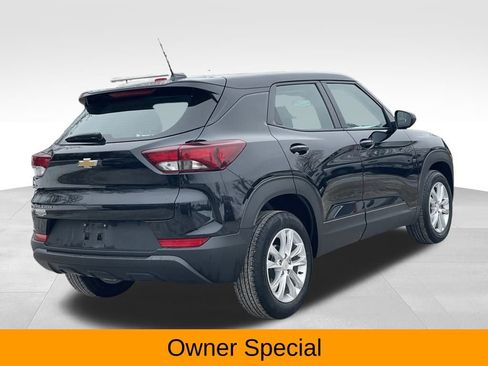 Used 2023 Chevrolet TrailBlazer LS FWD image 4