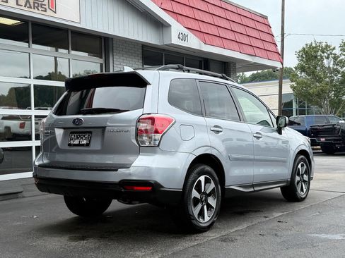 Used 2018 Subaru Forester 2.5i Premium image 3