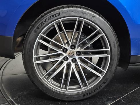 Certified 2019 Porsche Macan AWD/4WD image 29