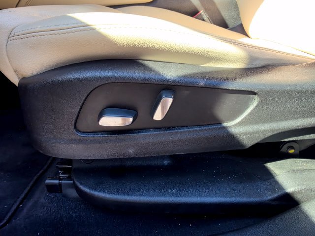 Used 2018 Cadillac XT5 AWD image 15