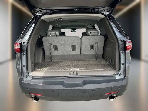 Used 2019 Chevrolet Traverse LT FWD image 11