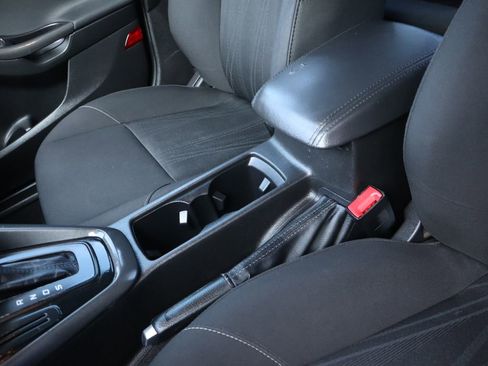 Used 2017 Ford Focus SEL image 19