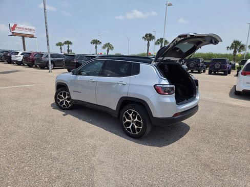 Used 2025 Jeep Compass Limited AWD/4WD image 25