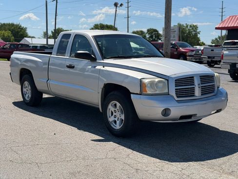 Used 2006 Dodge Dakota SLT RWD image 3