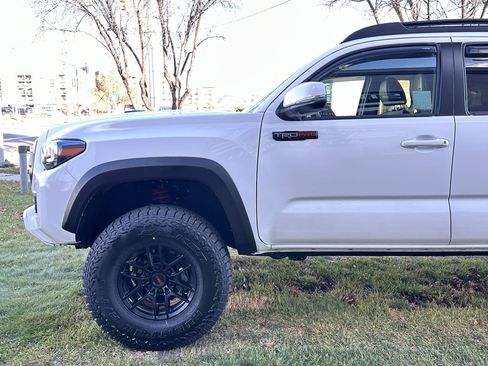 Used 2021 Toyota Tacoma TRD Pro AWD/4WD image 11
