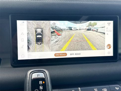 Used 2022 Land Rover Defender 90 image 15