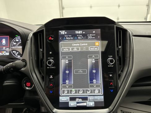 Used 2024 Subaru Crosstrek 2.5i Limited image 33