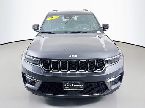 Used 2025 Jeep Grand Cherokee Limited w/ Luxury Tech Group II image 2