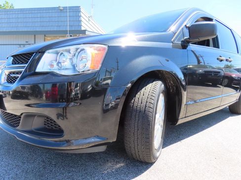 Used 2019 Dodge Grand Caravan SE FWD image 33