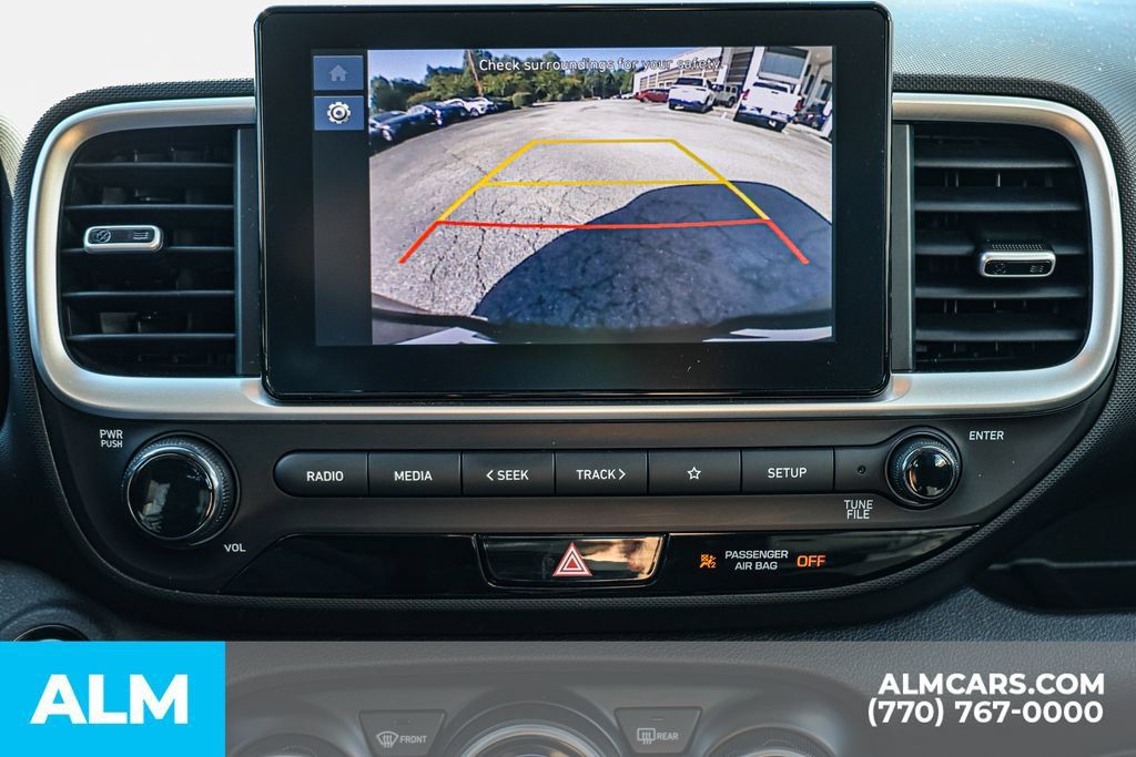 Used 2025 Hyundai Venue SEL FWD image 35