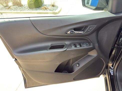 Used 2021 Chevrolet Equinox LT image 12