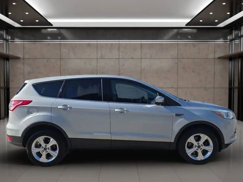 Used 2016 Ford Escape SE image 8