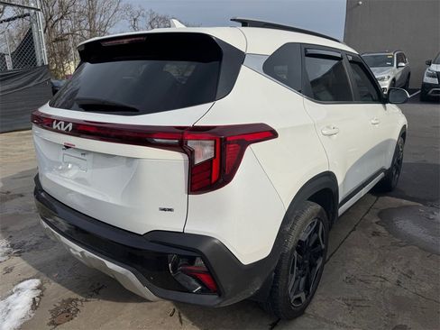 Used 2024 Kia Seltos SX w/ SX Sunroof Package image 4