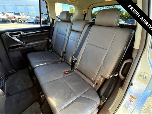 Used 2018 Lexus GX 460 image 21