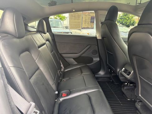 Used 2025 Tesla Model Y Long Range AWD/4WD image 15