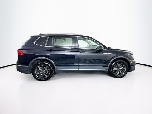 Used 2024 Volkswagen Tiguan SE image 10