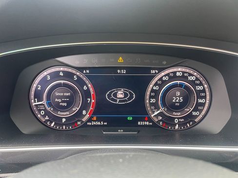 Used 2019 Volkswagen Tiguan SEL R-Line image 18