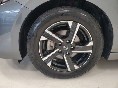 Used 2024 Nissan Sentra SV FWD image 8