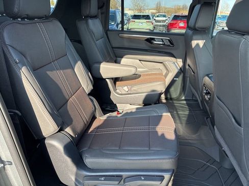 New 2026 Chevrolet Suburban High Country image 34