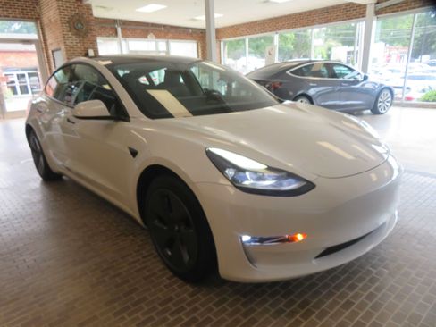 Used 2021 Tesla Model 3 Long Range AWD/4WD image 3