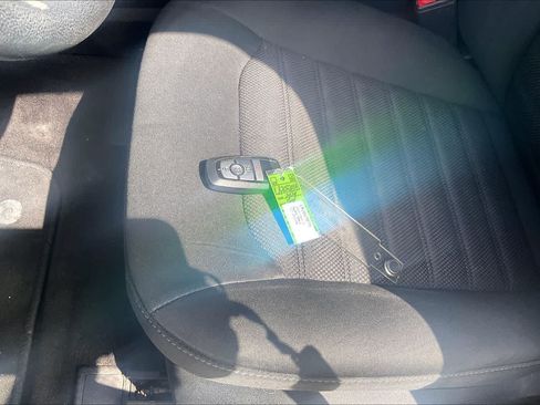 Used 2020 Ford Fusion SE FWD image 18