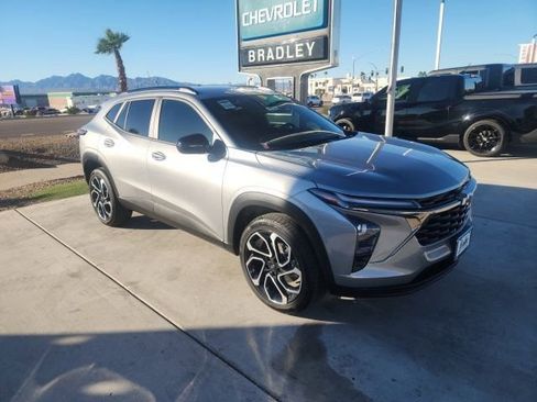 New 2026 Chevrolet Trax RS image 2