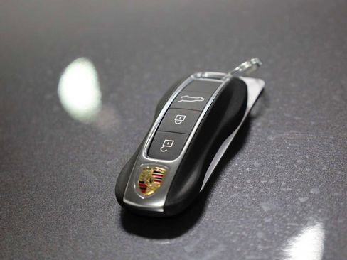 Certified 2025 Porsche Cayenne image 41