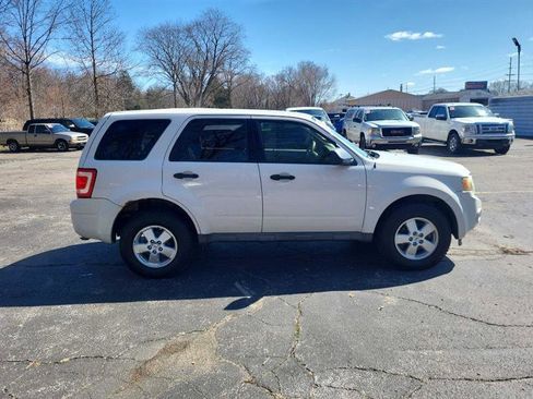 Used 2009 Ford Escape XLS image 8