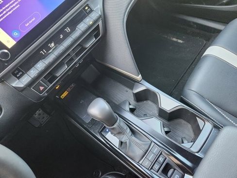 Used 2025 Toyota Camry XLE image 18