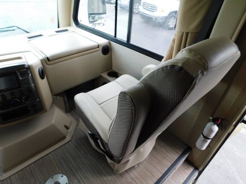 Used 2017 Ford E-450 and Econoline 450 Super Duty w/ A/C Prep Package RWD image 19