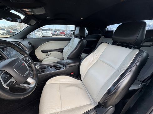 Used 2018 Dodge Challenger SXT Plus image 6