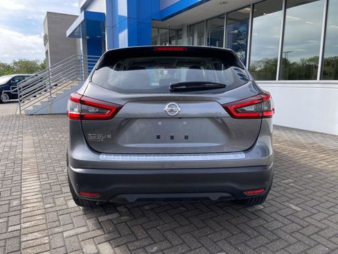 Used 2020 Nissan Rogue Sport S FWD image 4