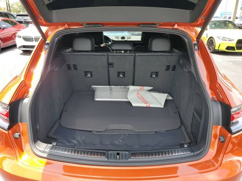 Used 2025 Porsche Macan AWD/4WD image 7