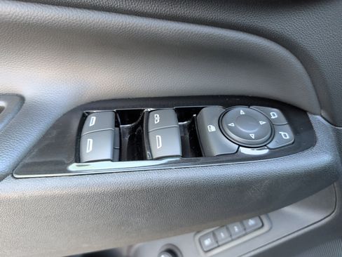 Used 2023 Chevrolet Equinox Premier image 28