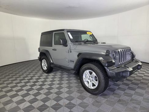 Used 2022 Jeep Wrangler Sport AWD/4WD image 3