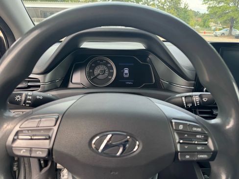 Used 2020 Hyundai Ioniq Blue image 31
