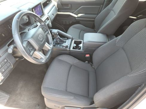Certified 2025 Toyota 4Runner SR5 AWD/4WD image 11
