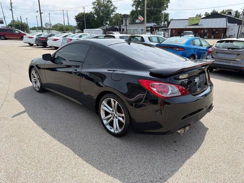 Used 2011 Hyundai Genesis 3.8 RWD image 6