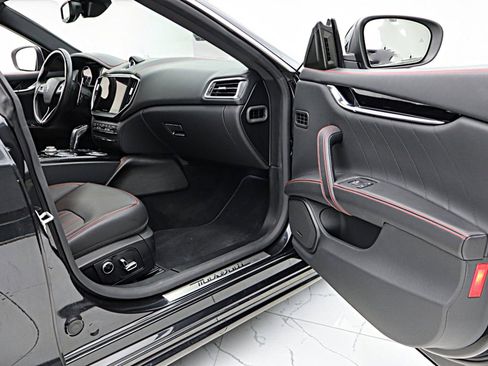 Used 2023 Maserati Ghibli Modena Q4 AWD/4WD image 30