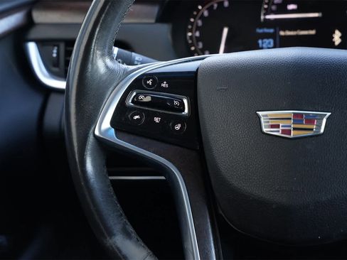 Used 2019 Cadillac XTS Luxury image 10